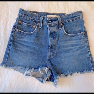 Levi’s Rib Cage denim shorts
